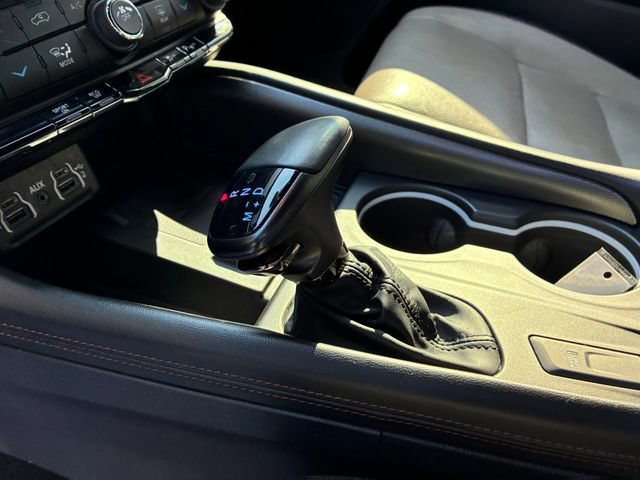 Used 2022 Dodge Durango R/T w/ Blacktop Package AWD/4WD image 17