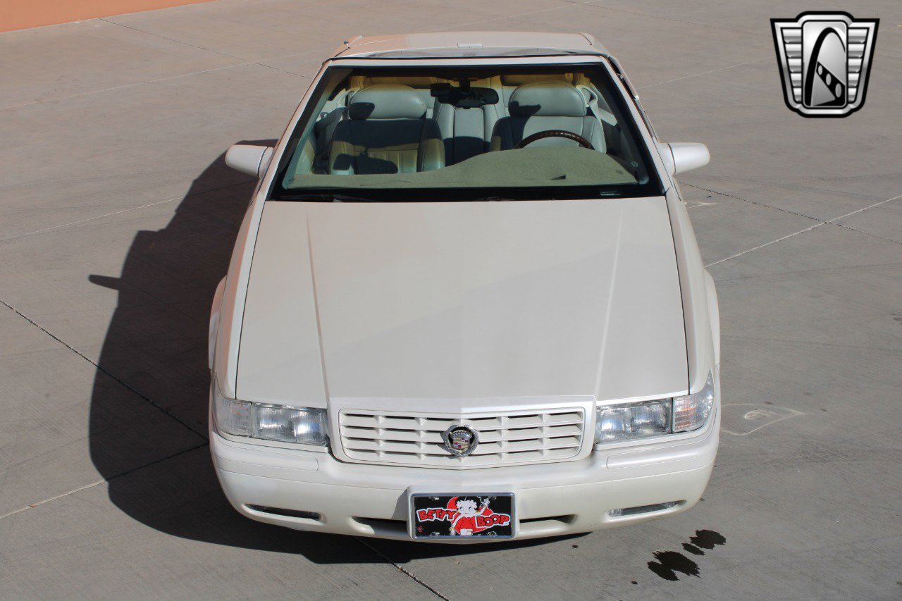 Used 2002 Cadillac Eldorado Touring w/ Preffered Equipment Group image 6