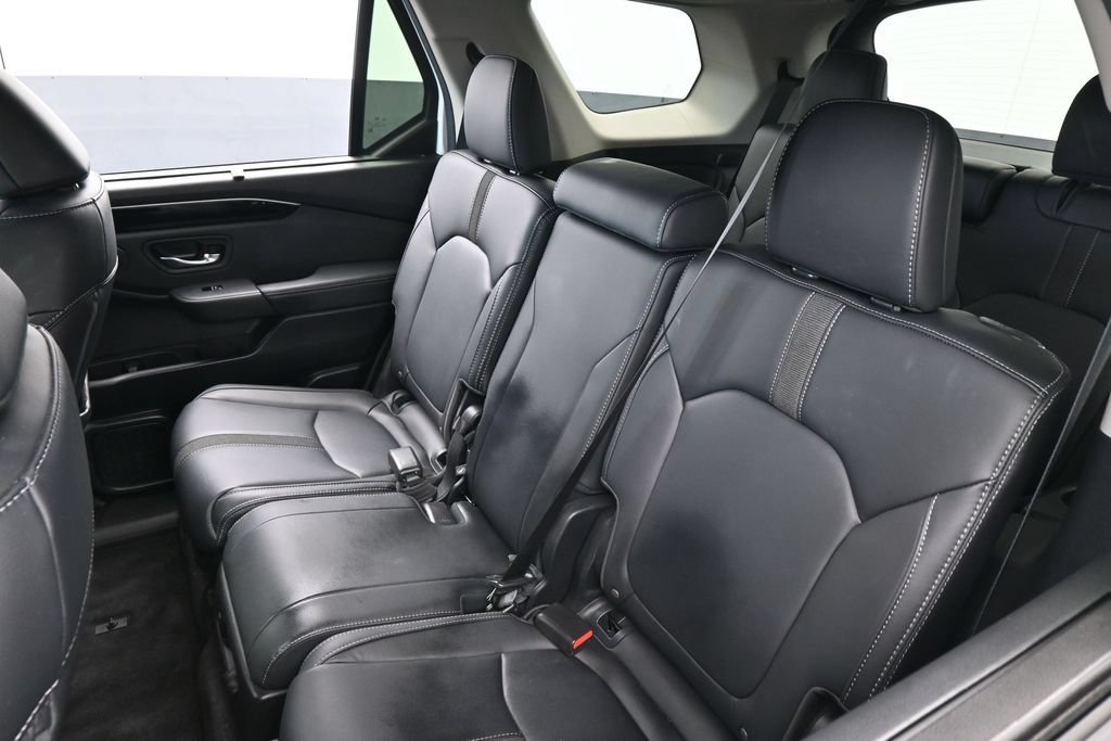 Used 2025 Honda Pilot EX-L image 39
