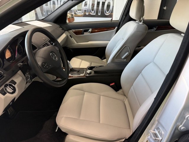 Used 2011 Mercedes-Benz C 300 Sedan image 4