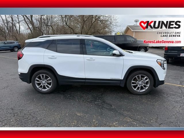 Used 2024 GMC Terrain SLT AWD/4WD image 3