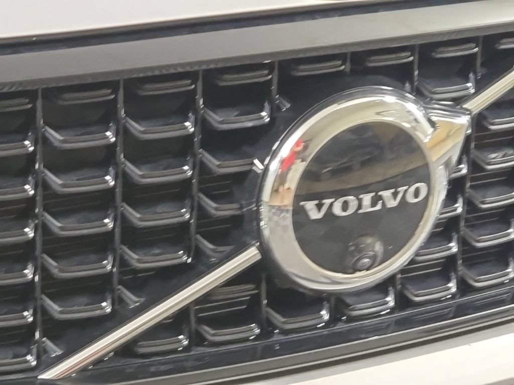 Certified 2023 Volvo XC40 B5 Ultimate w/ Climate Package AWD/4WD image 6