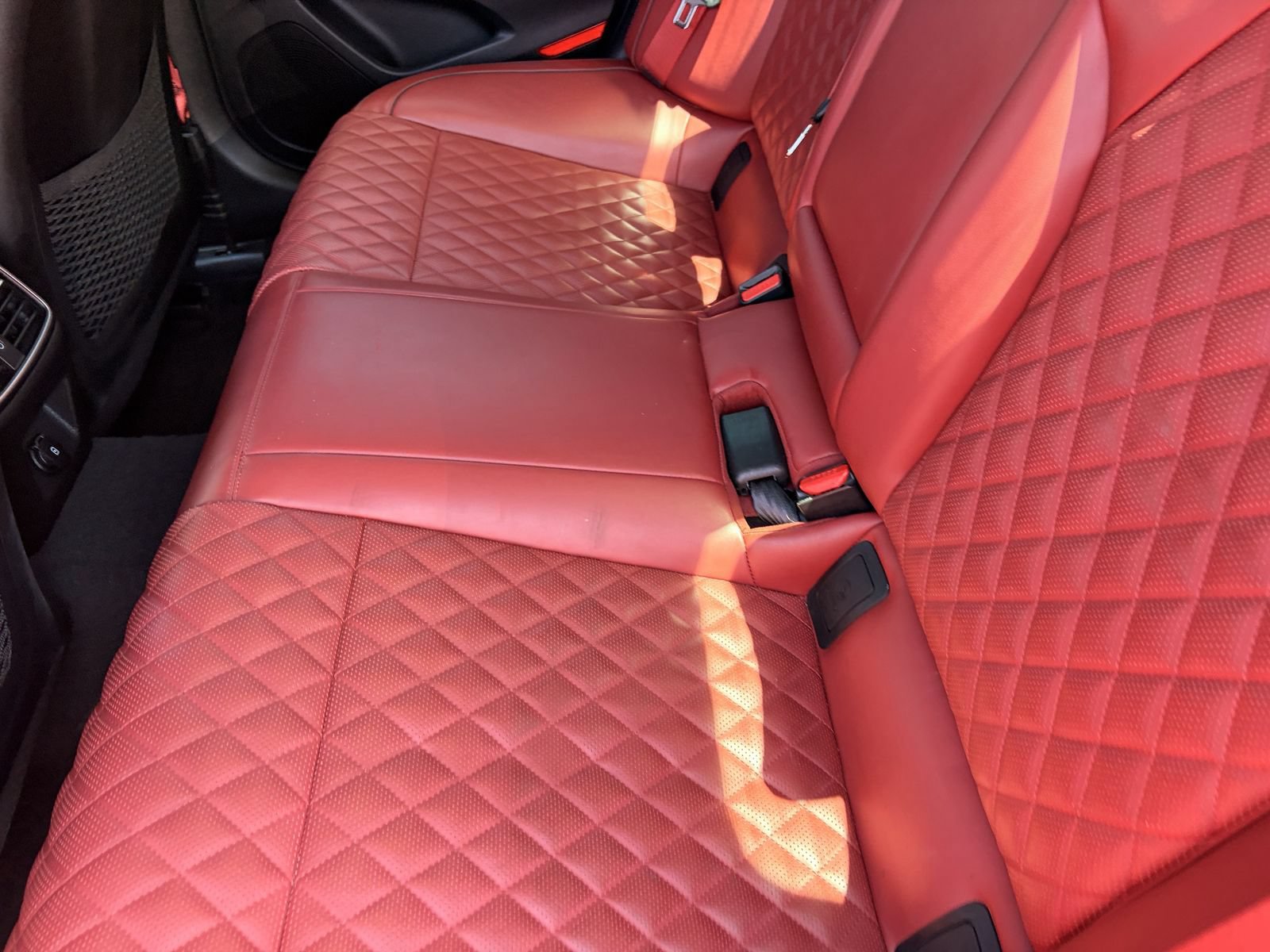 Used 2022 Genesis G70 3.3T Launch Edition RWD image 15