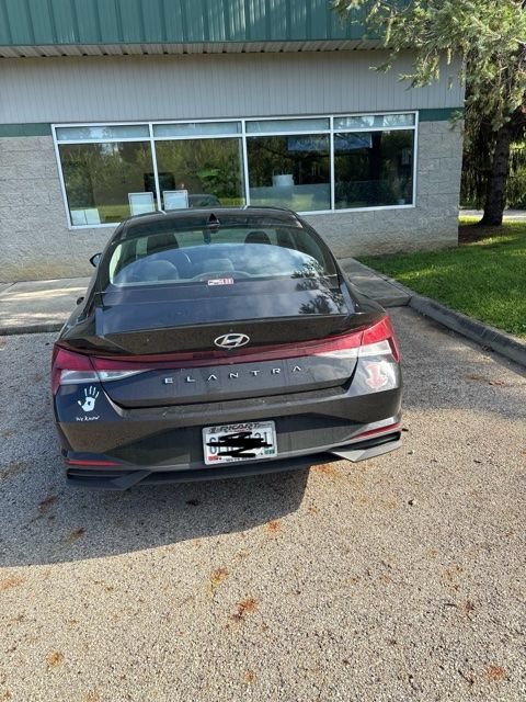 Used 2021 Hyundai Elantra SE FWD image 5
