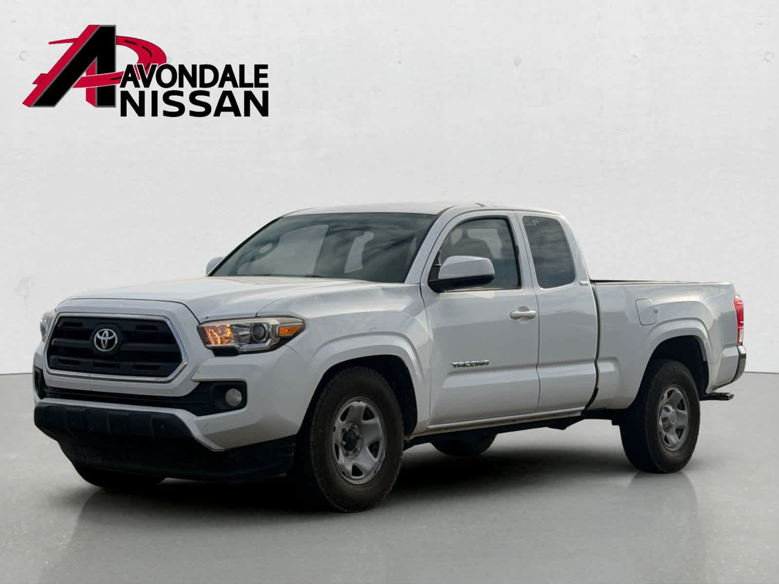 Used 2016 Toyota Tacoma SR5 w/ Towing Package AWD/4WD image 2