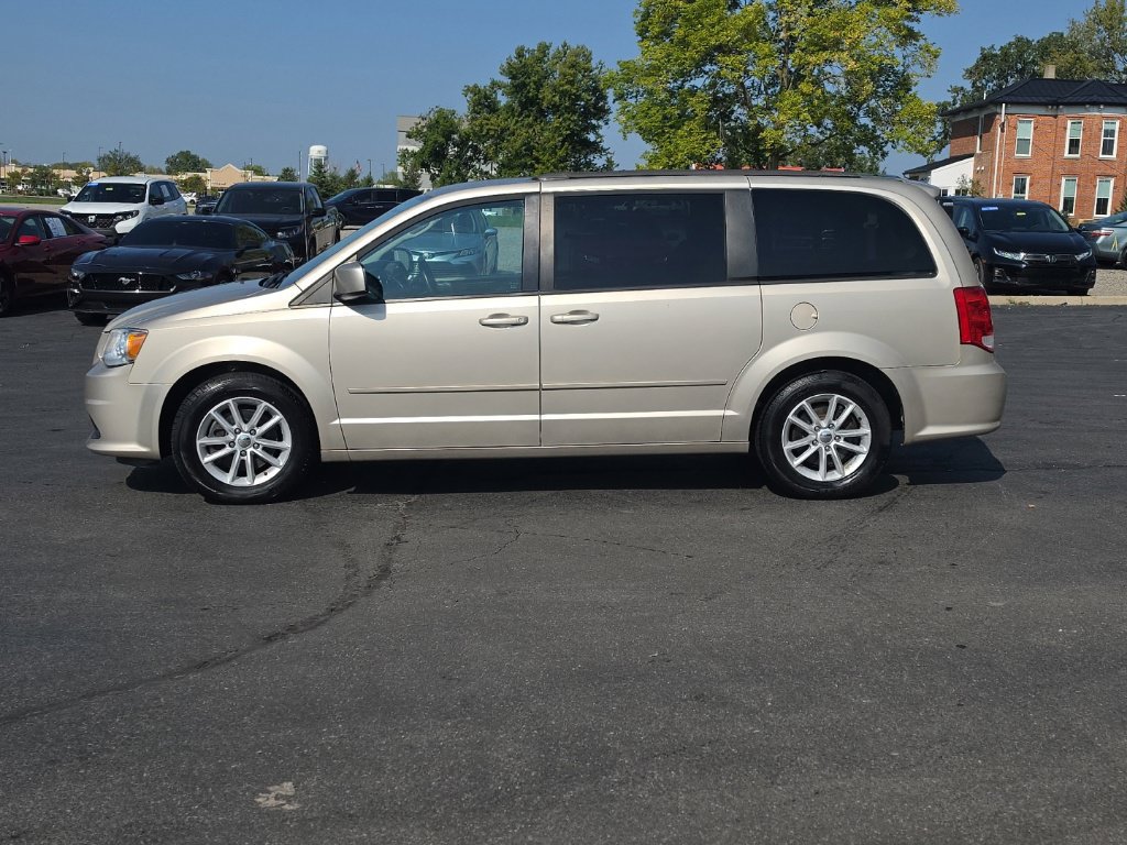 Used 2015 Dodge Grand Caravan SXT w/ Rear Park Assist Package FWD image 4