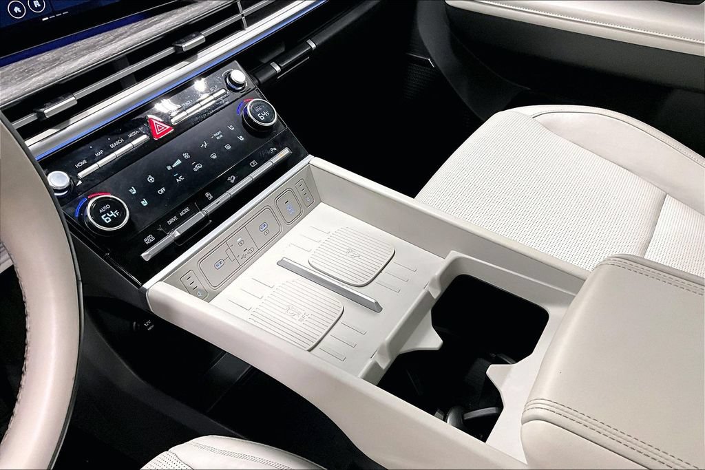 Used 2025 Hyundai Santa Fe Calligraphy FWD image 17