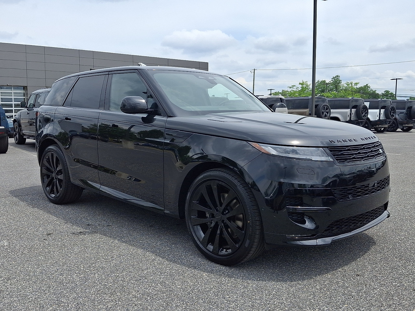New 2026 Land Rover Range Rover Sport Dynamic SE AWD/4WD image 7