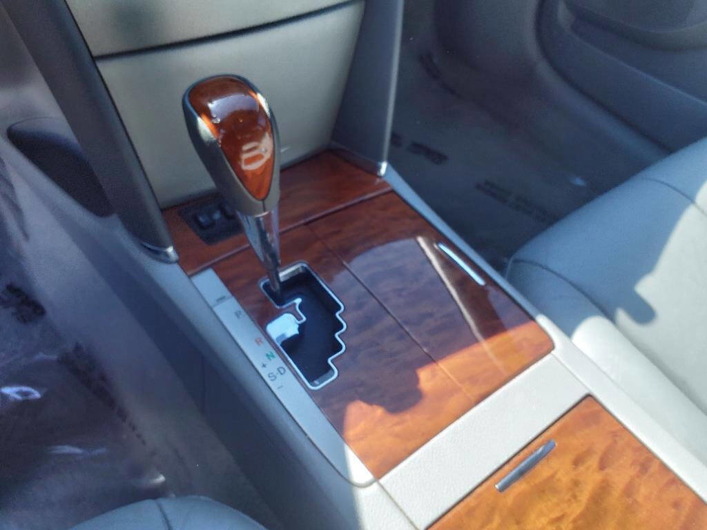 Used 2011 Toyota Camry XLE image 17