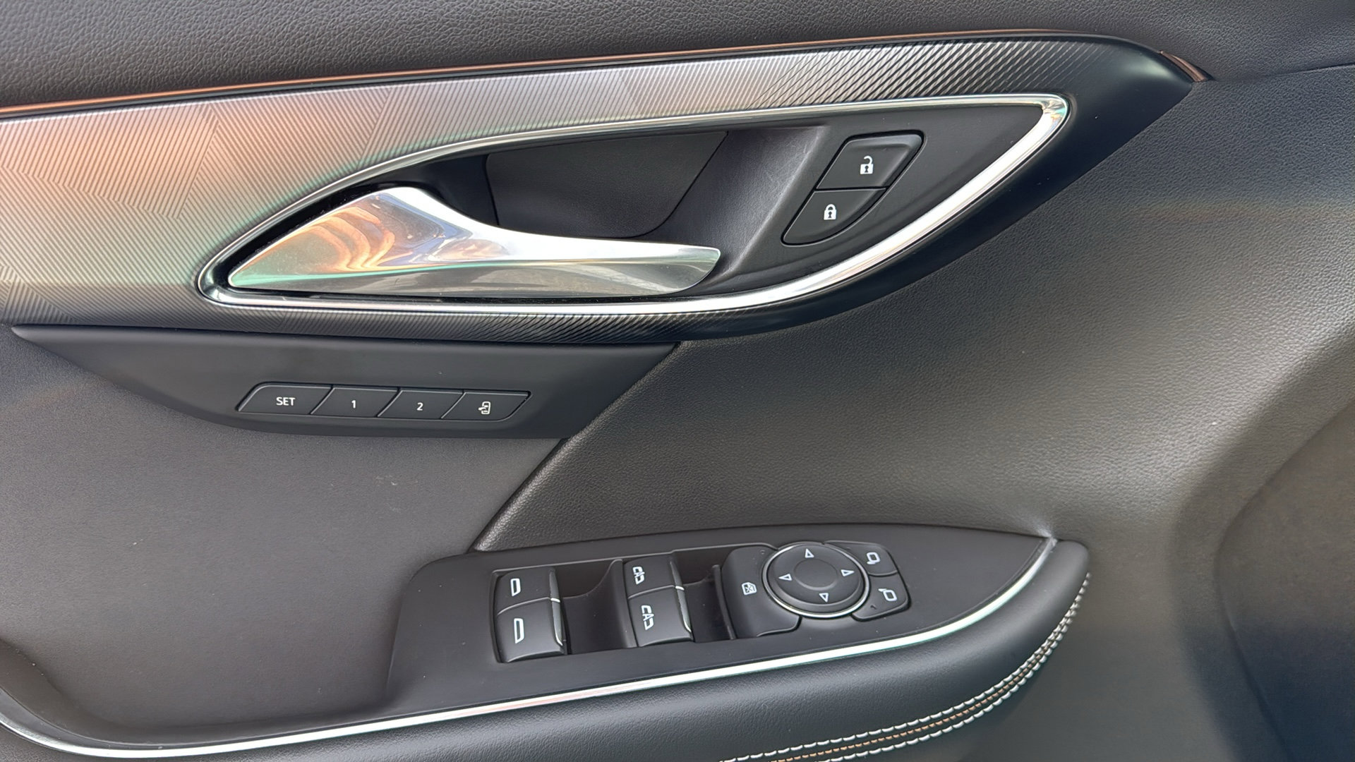 Used 2024 Buick Envision Sport Touring image 11