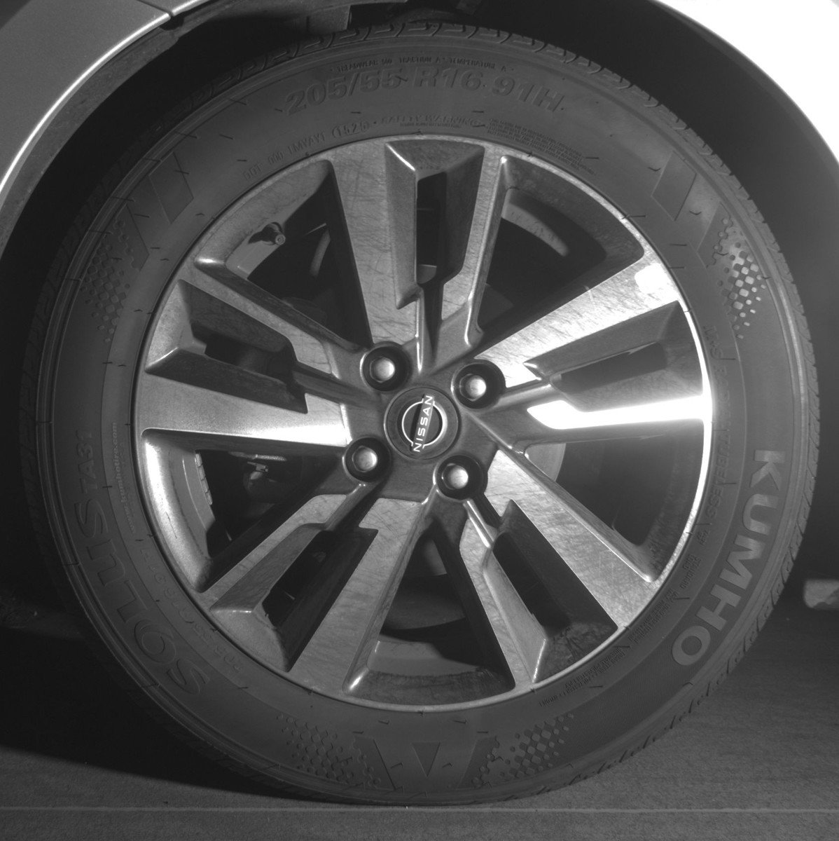 Used 2025 Nissan Versa SV image 12