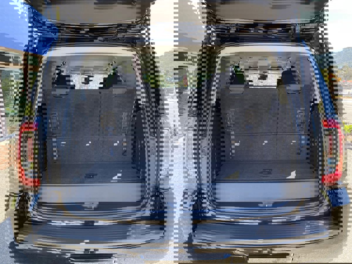 Used 2016 GMC Yukon SLE w/ Convenience Package image 9