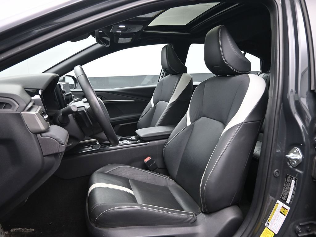 Used 2025 Toyota Camry SE w/ Multimedia Upgrade Package AWD/4WD image 17