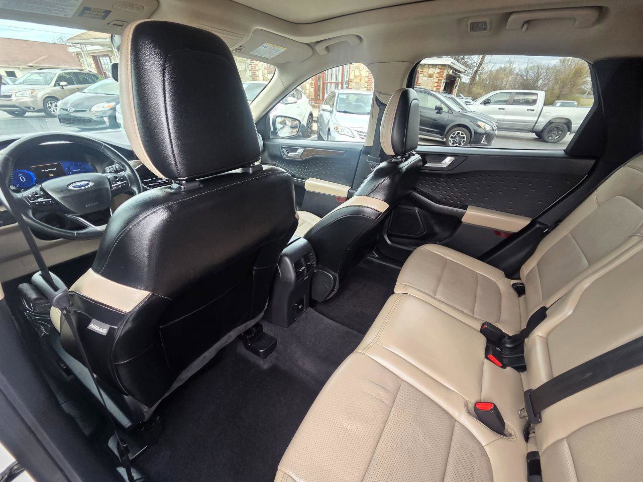 Used 2020 Ford Escape Titanium image 15