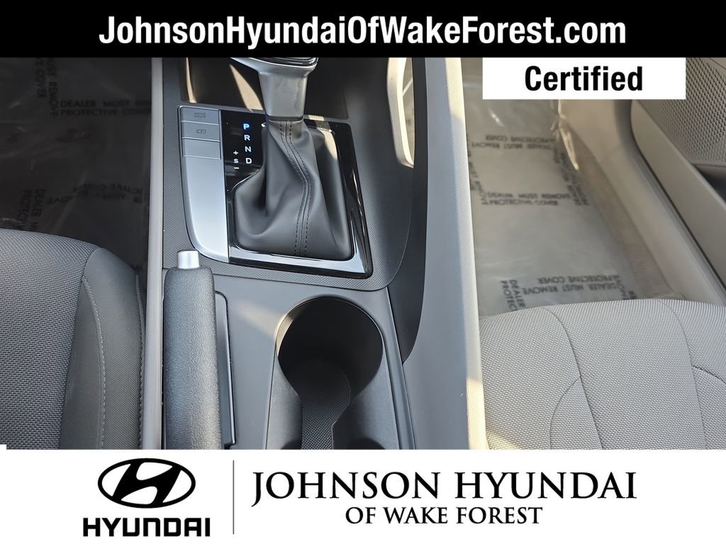 Certified 2025 Hyundai Elantra SE image 33