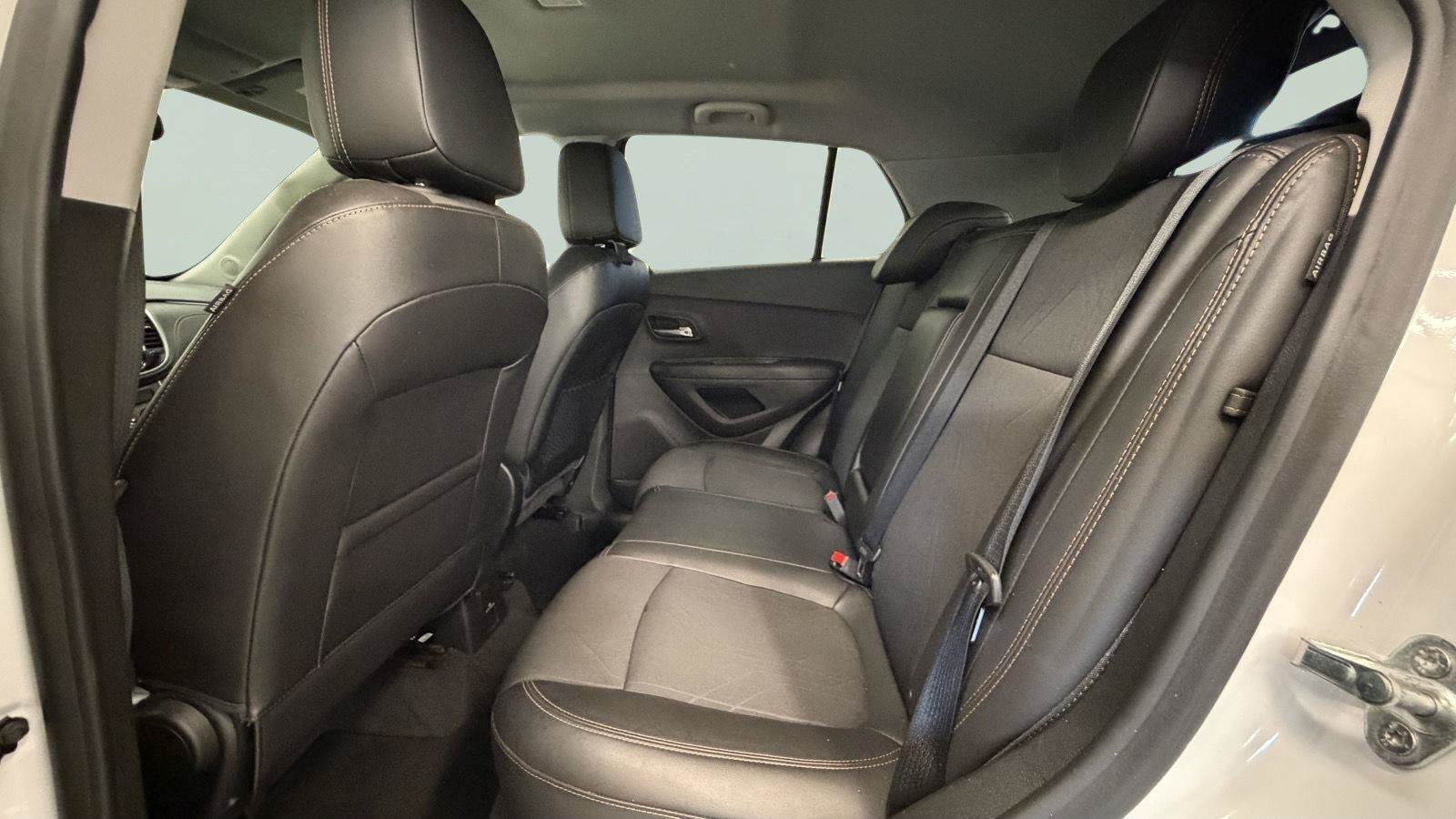 Used 2019 Chevrolet Trax LT w/ LT Convenience Package FWD image 24