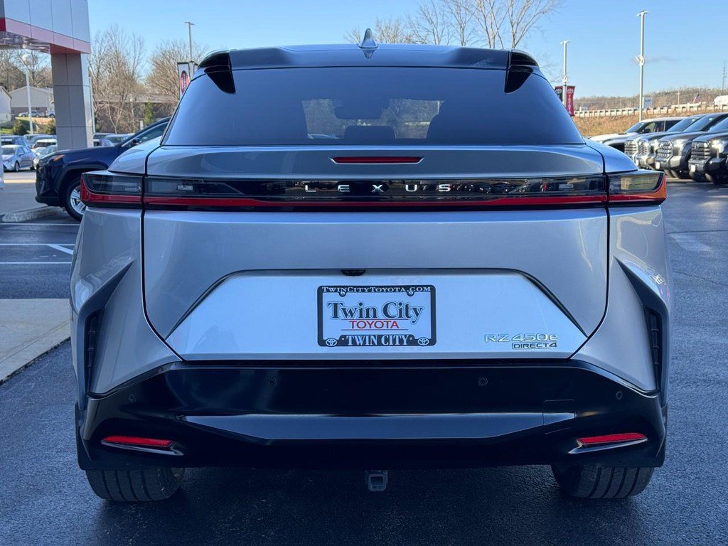 Used 2023 Lexus RZ 450e Premium w/ Accessory Package (2T) image 5