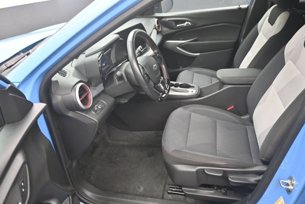 Used 2024 Chevrolet Trax RS w/ Driver Confidence Package FWD image 10