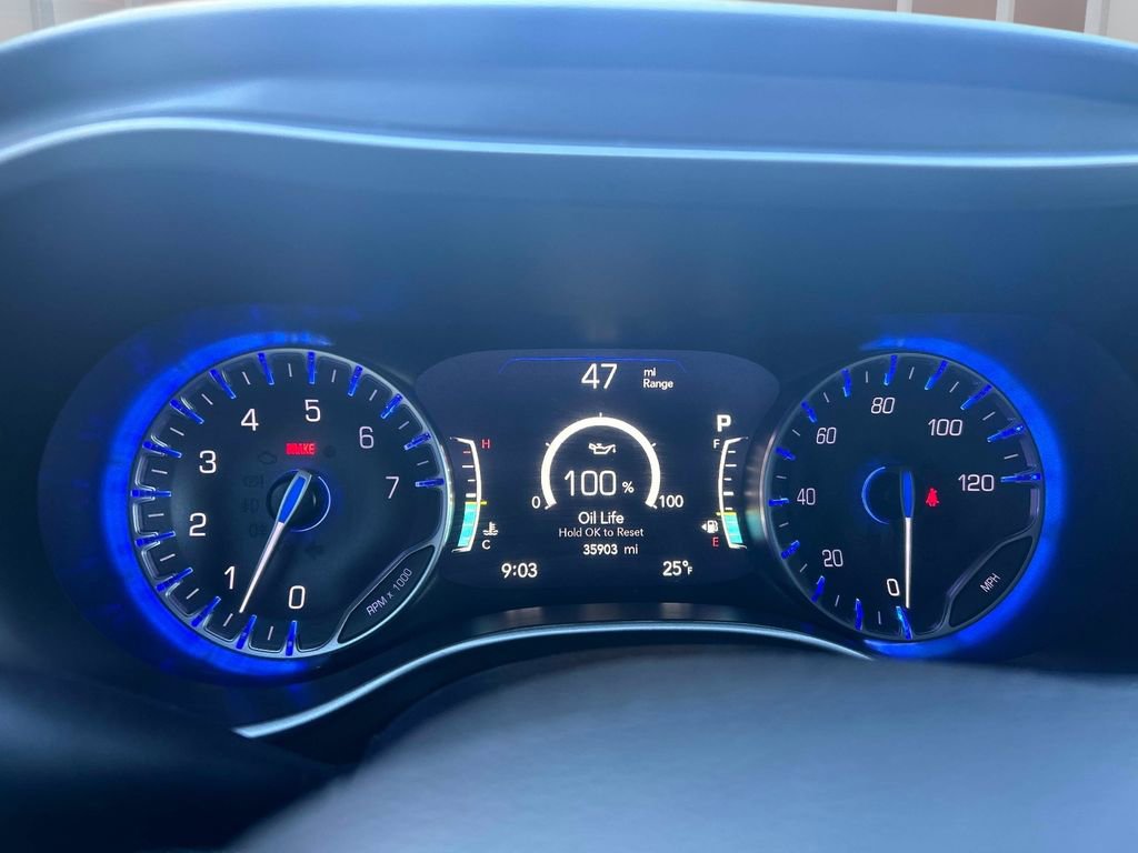 Used 2024 Chrysler Pacifica Touring-L image 28