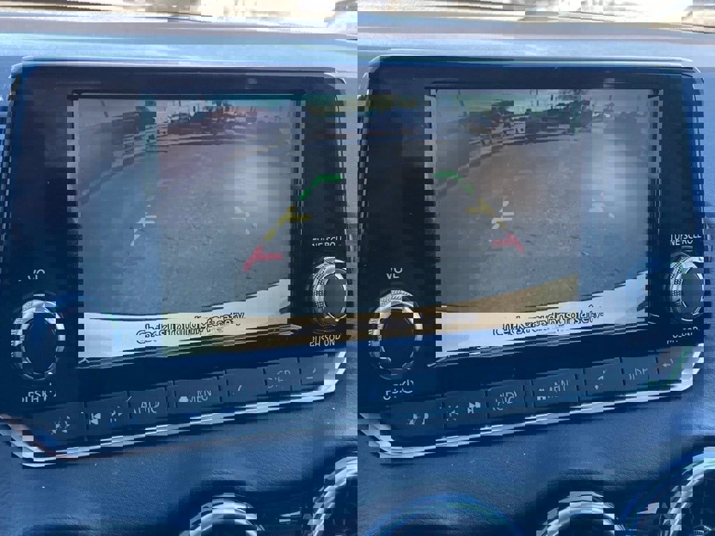 Used 2025 Nissan Sentra S image 22