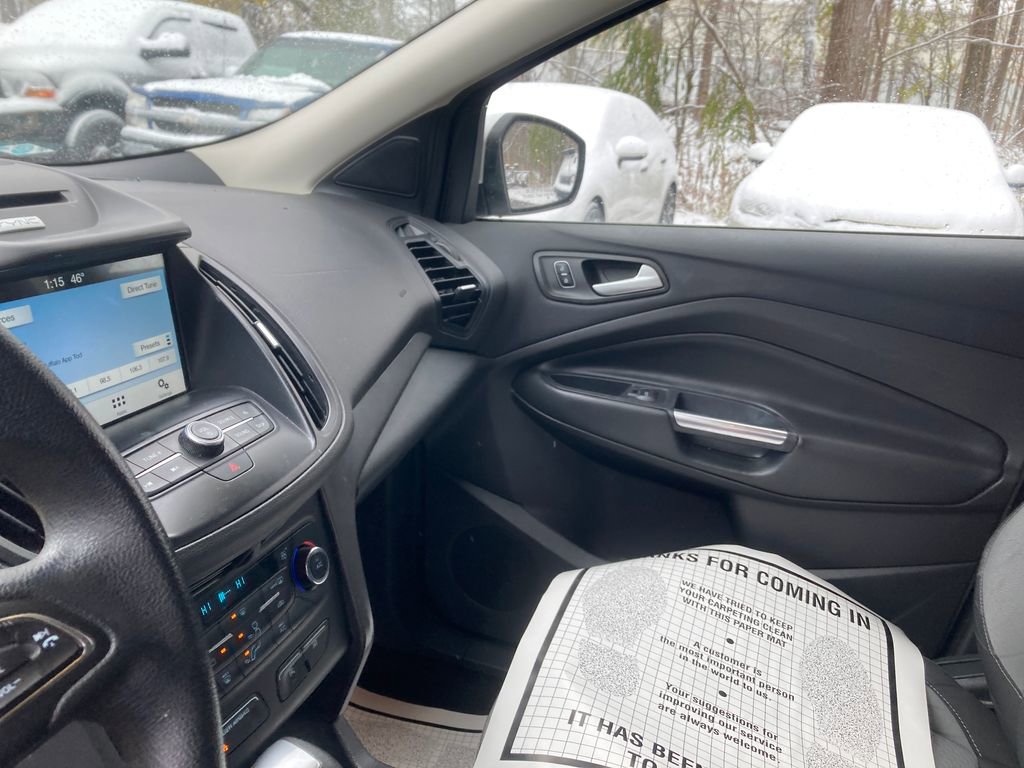 Used 2017 Ford Escape SE w/ Equipment Group 201A image 16