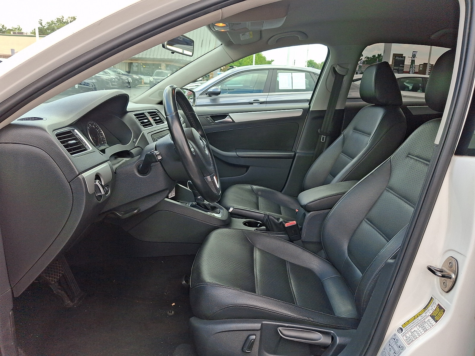 Used 2013 Volkswagen Jetta SE FWD image 13