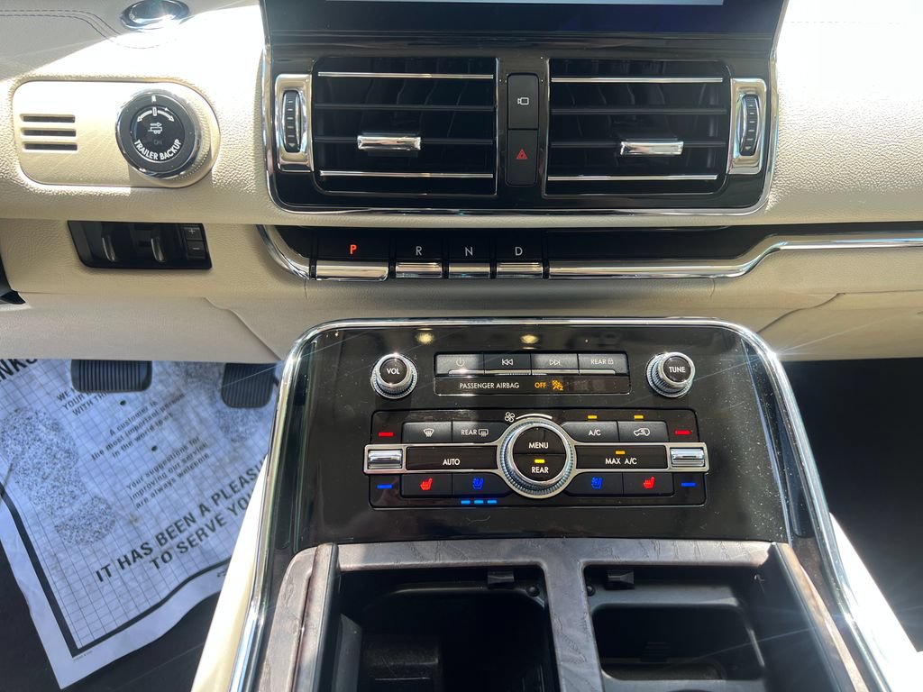 Used 2020 Lincoln Navigator Reserve w/ Luxury Package AWD/4WD image 17