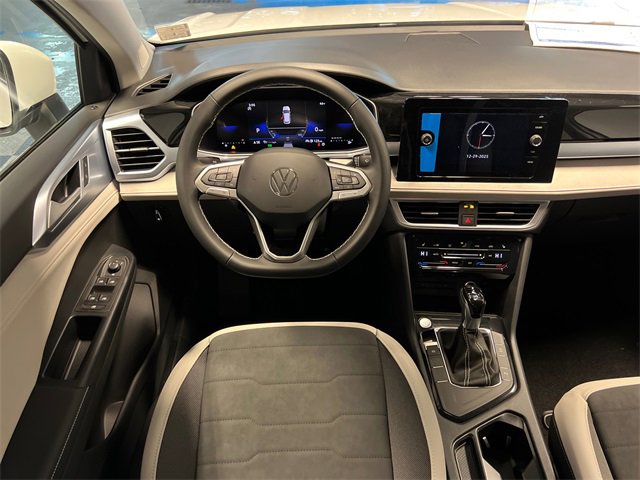 New 2026 Volkswagen Taos SE image 11