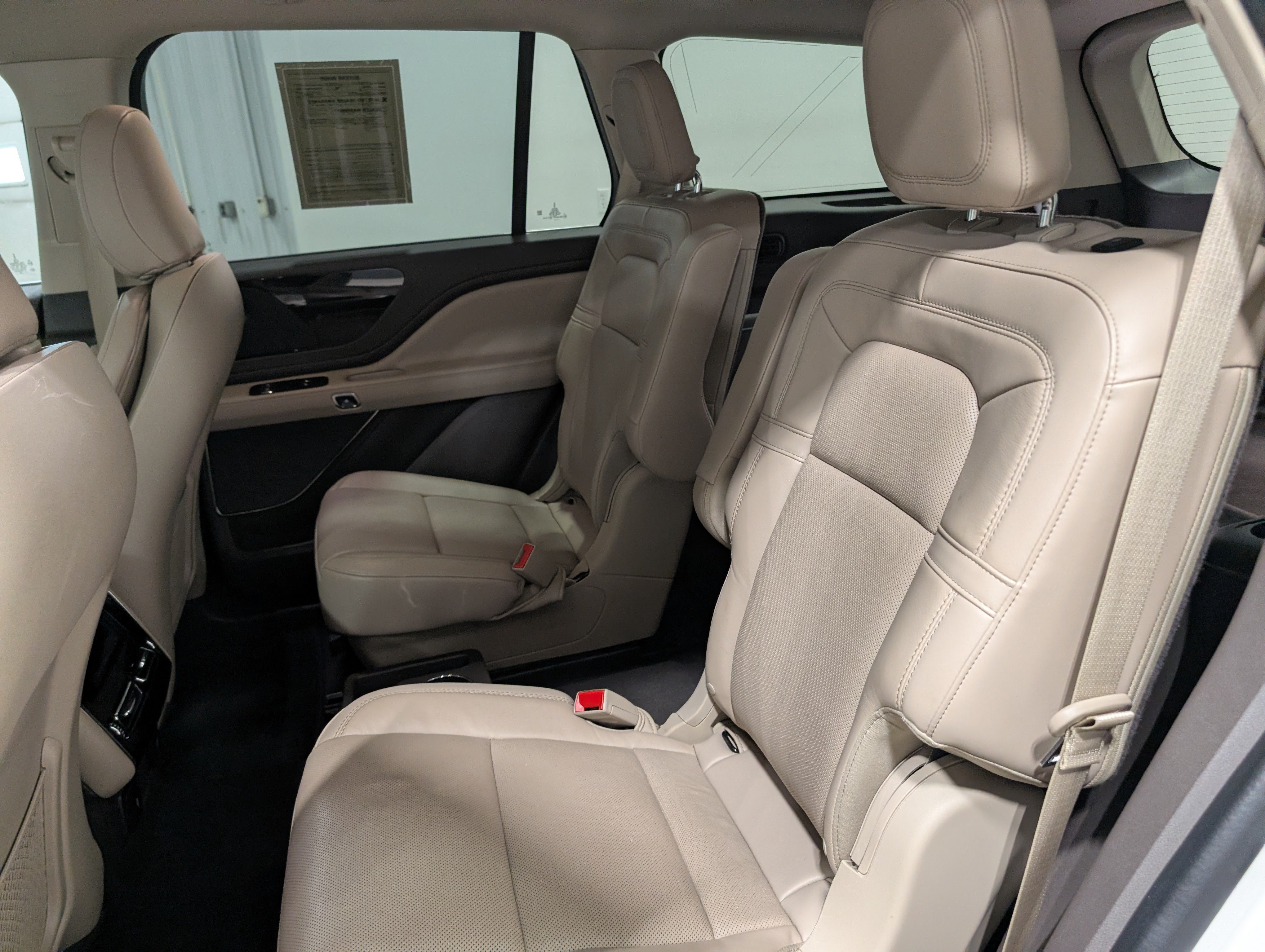 Used 2022 Lincoln Aviator Reserve w/ Elements Package Plus AWD/4WD image 15