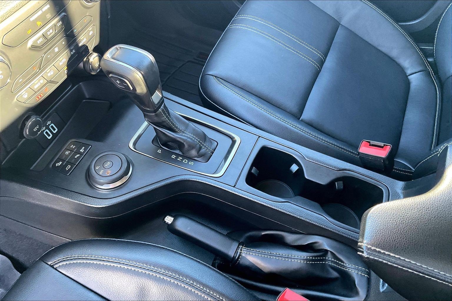 Used 2020 Ford Ranger Lariat w/ Equipment Group 501A Mid image 13