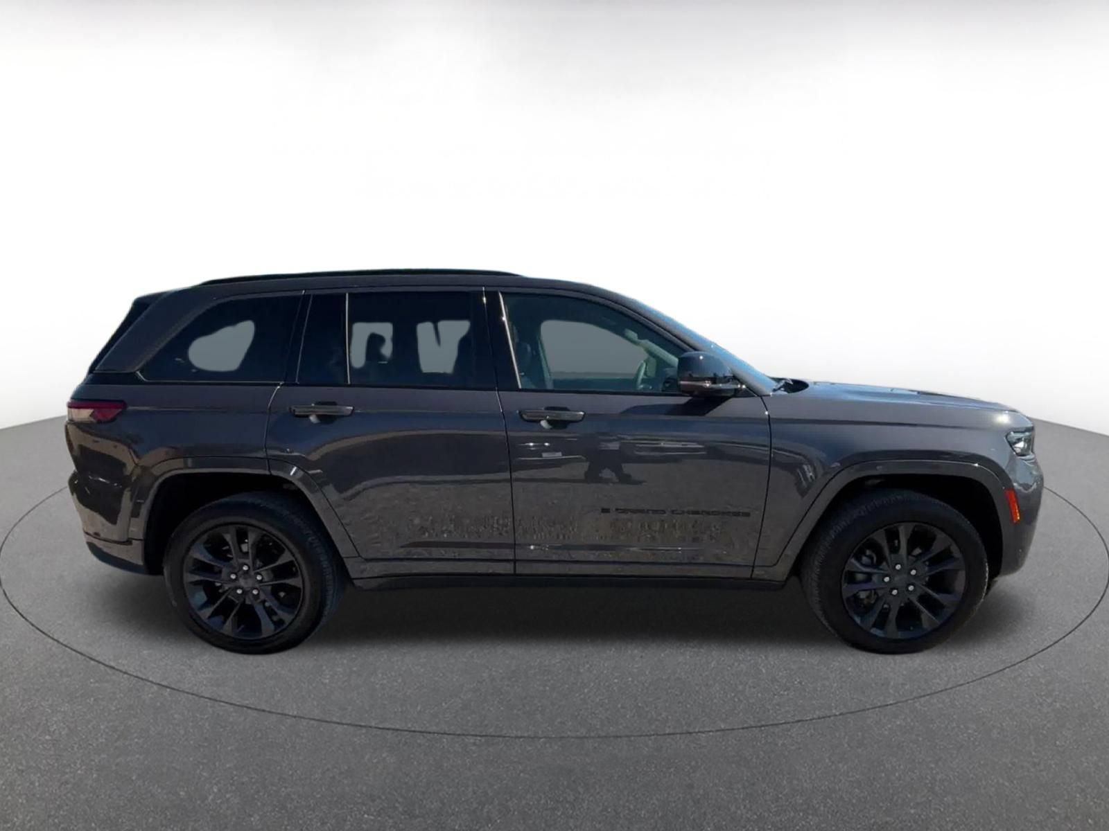 Used 2026 Jeep Grand Cherokee Limited AWD/4WD image 15