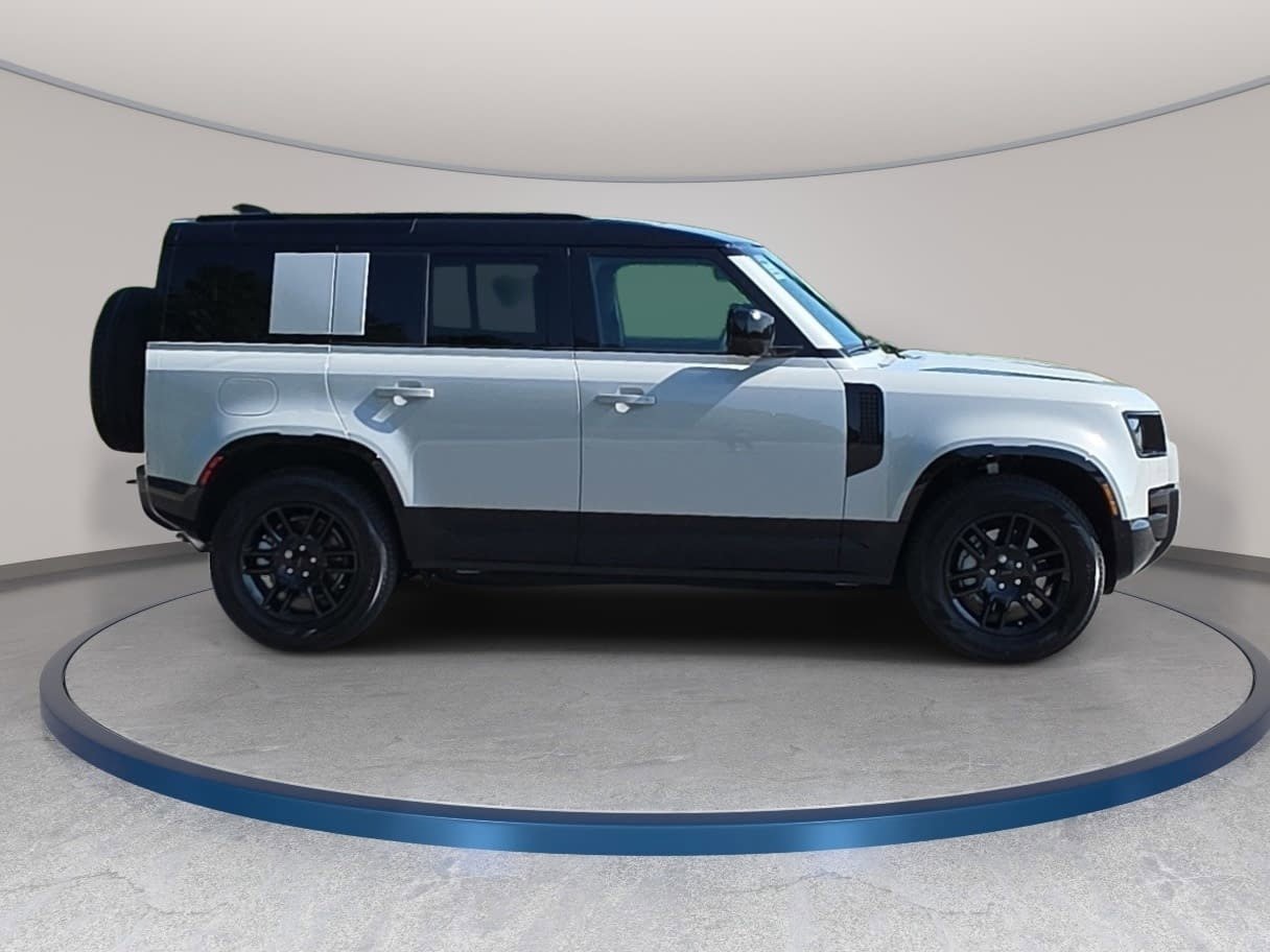 New 2026 Land Rover Defender 110 X-Dynamic SE AWD/4WD image 4