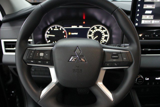 New 2026 Mitsubishi Outlander ES FWD image 8