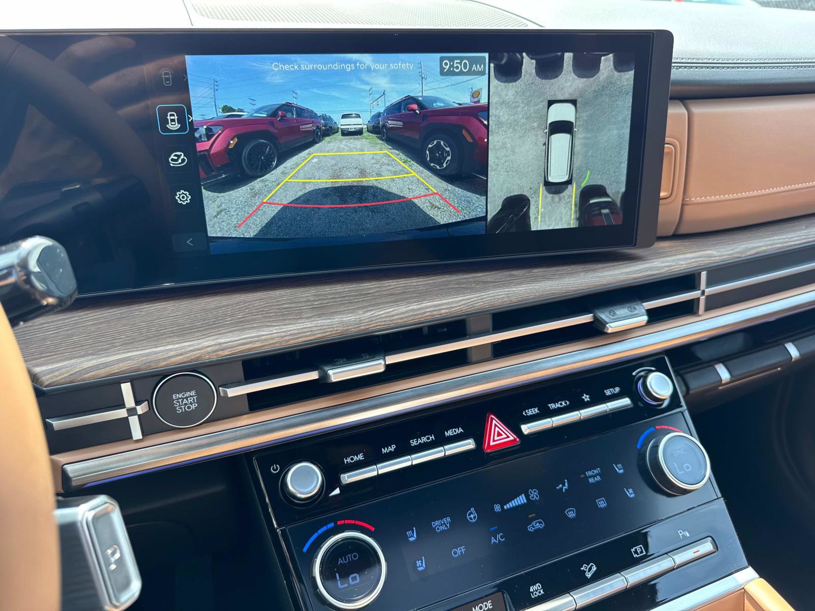 Used 2025 Hyundai Santa Fe Limited image 9