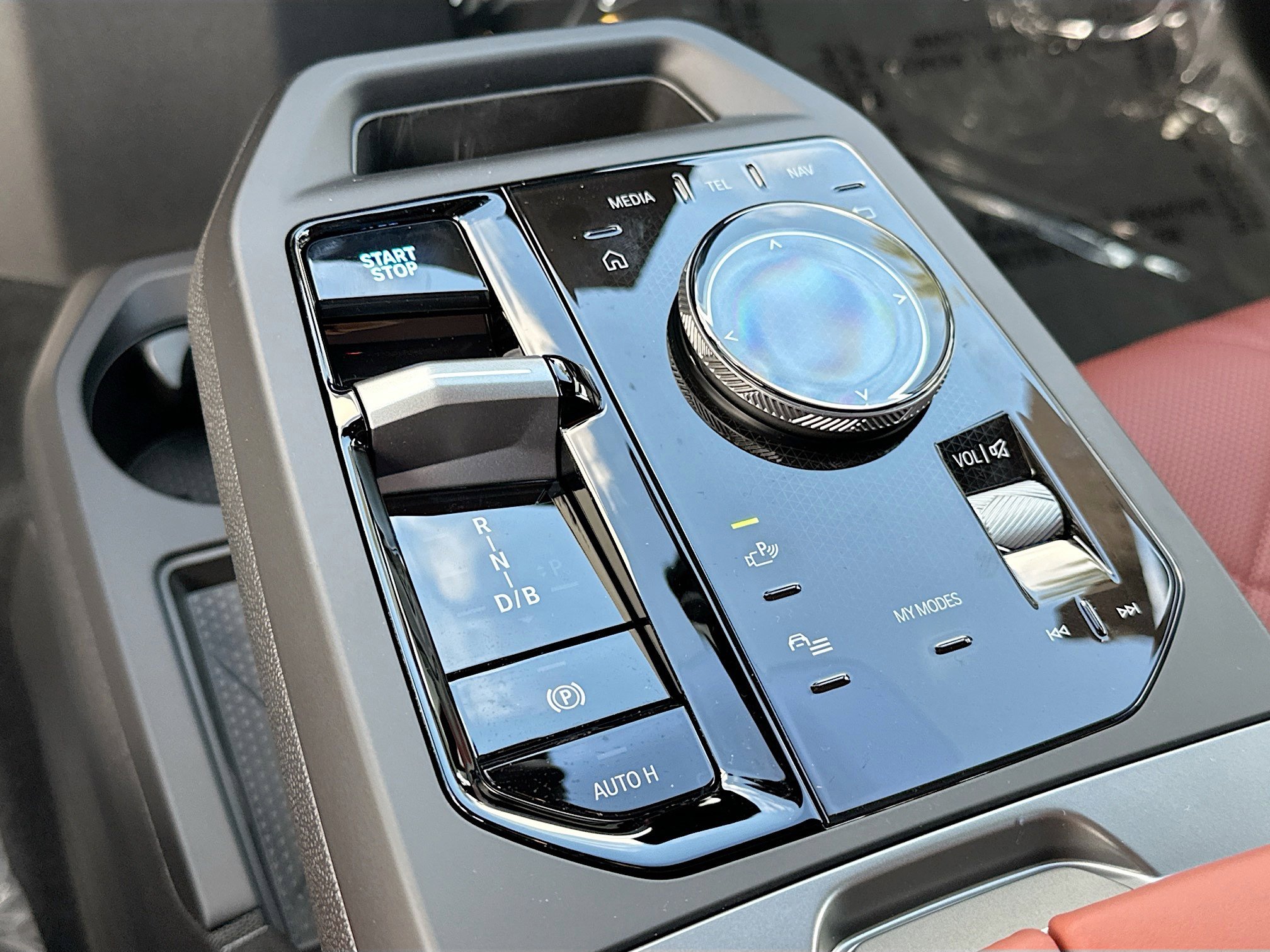 New 2026 BMW iX xDrive60 w/ M Sport Package image 14