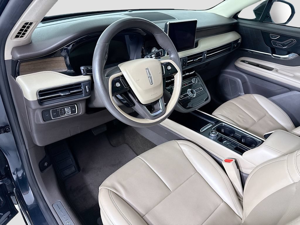 Used 2022 Lincoln Corsair Reserve w/ Equipment Group 201A FWD image 9