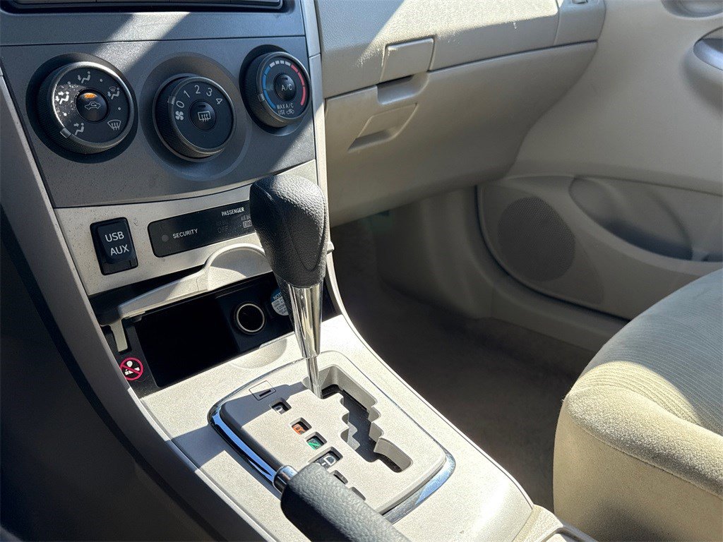 Used 2012 Toyota Corolla LE image 27