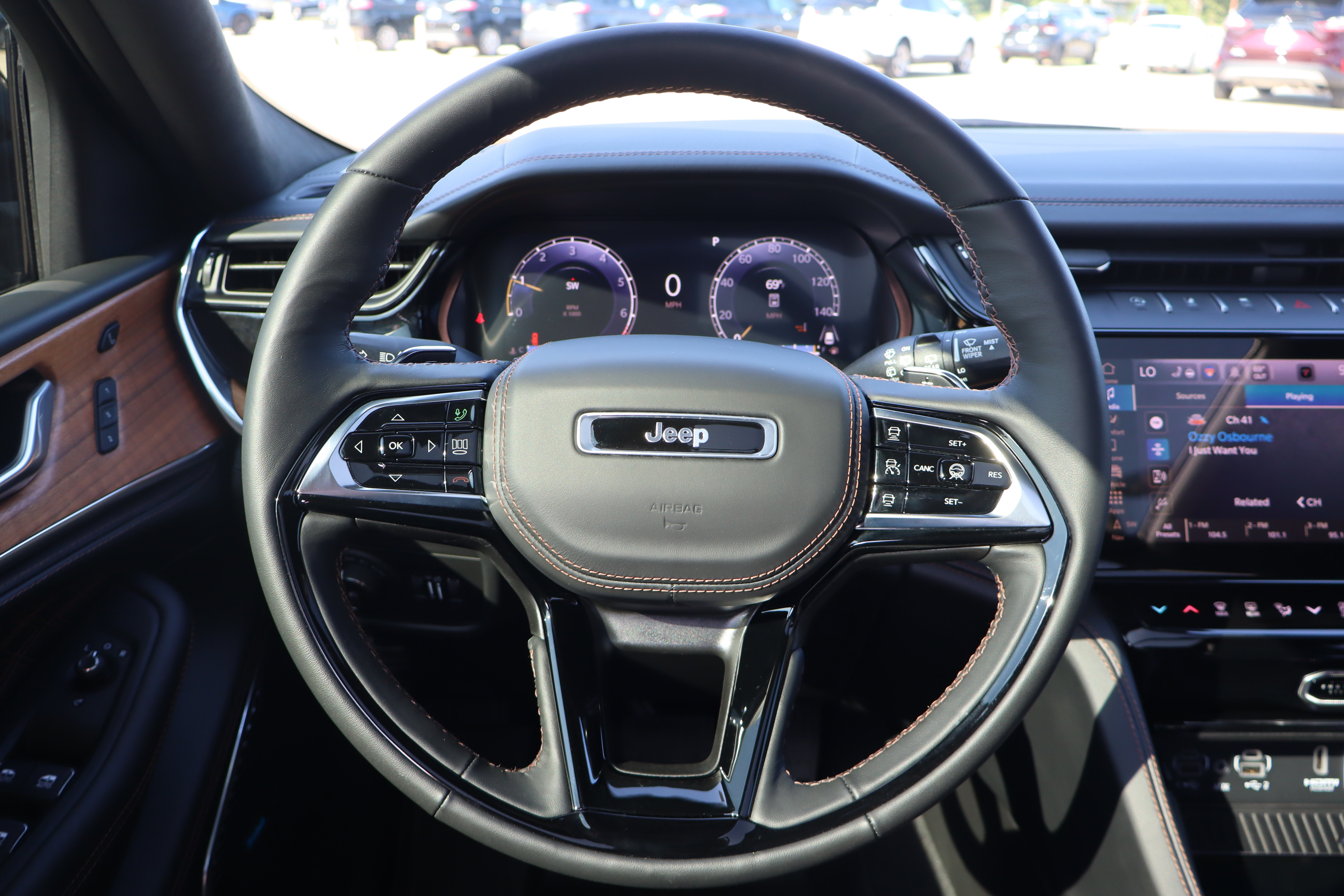 Used 2026 Jeep Grand Cherokee Summit w/ Obsidian Package AWD/4WD image 14