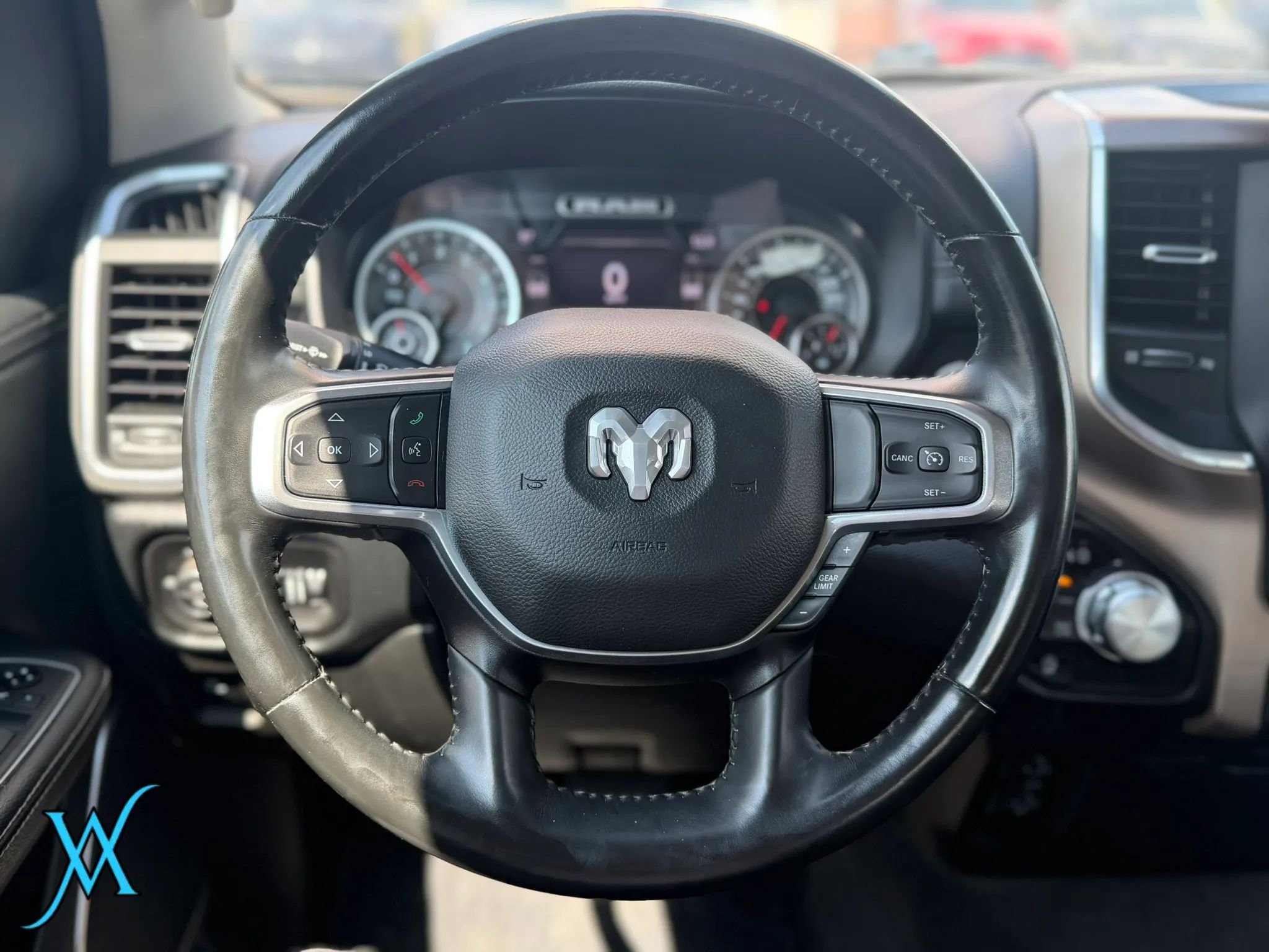Used 2022 RAM 1500 Laramie AWD/4WD image 30