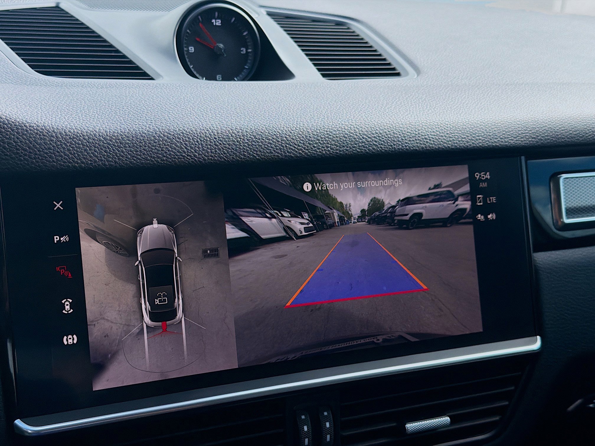 Used 2023 Porsche Cayenne Platinum Edition image 11