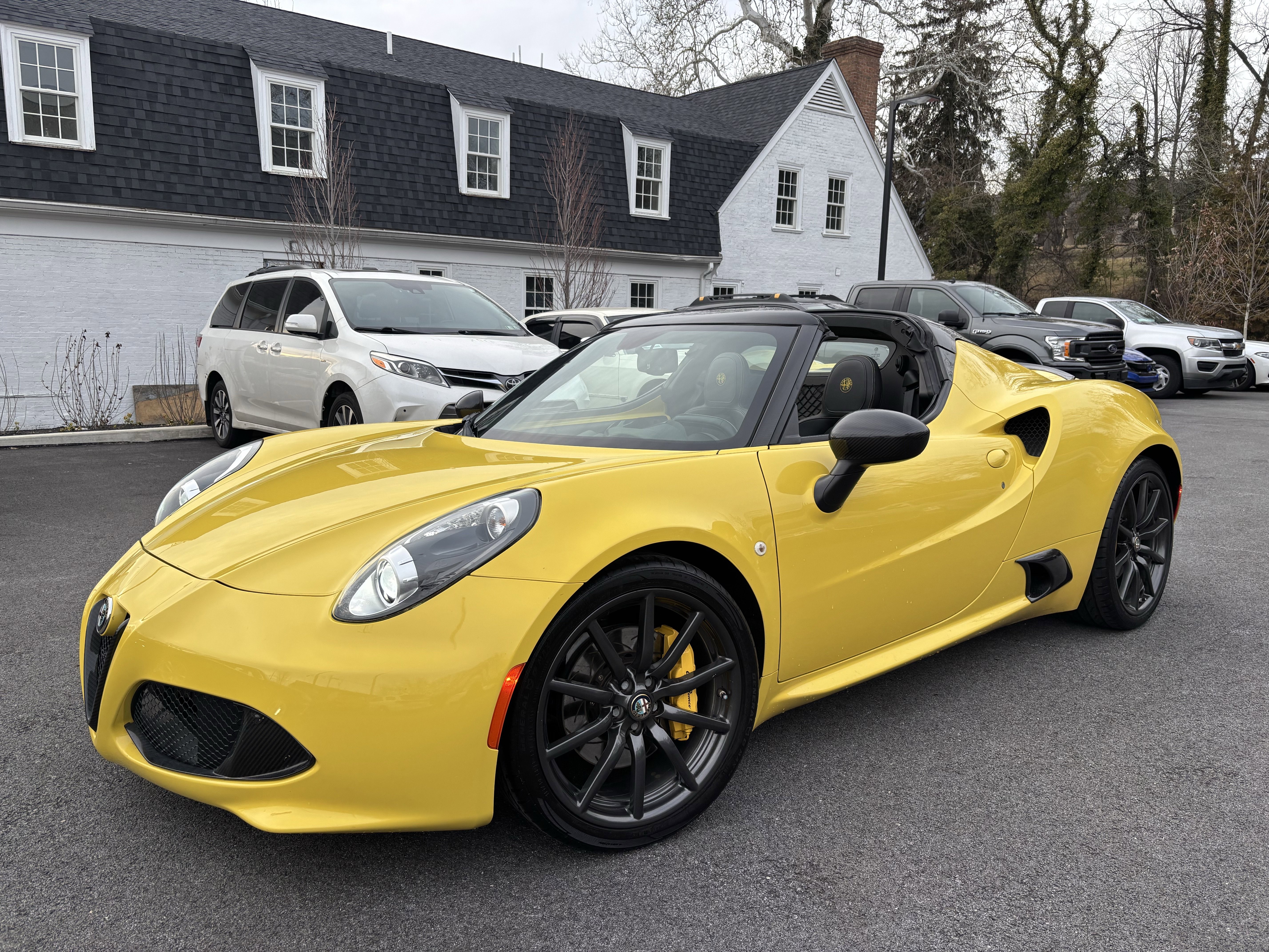 Used 2016 Alfa Romeo 4C Spider image 1