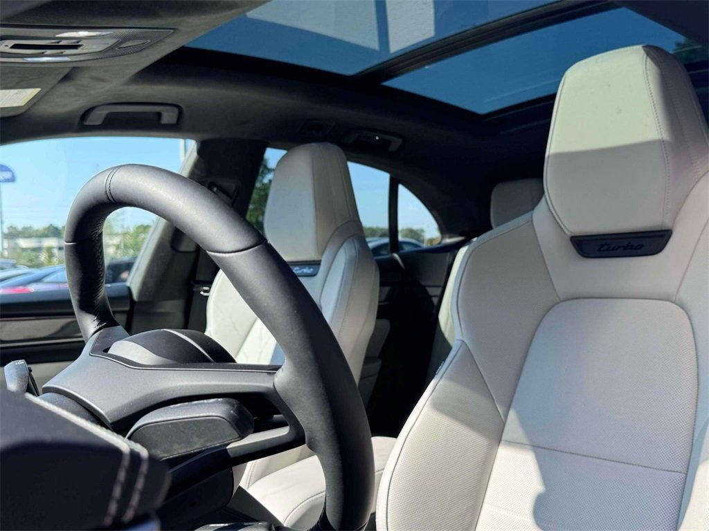 New 2025 Porsche Macan Turbo Electric image 5