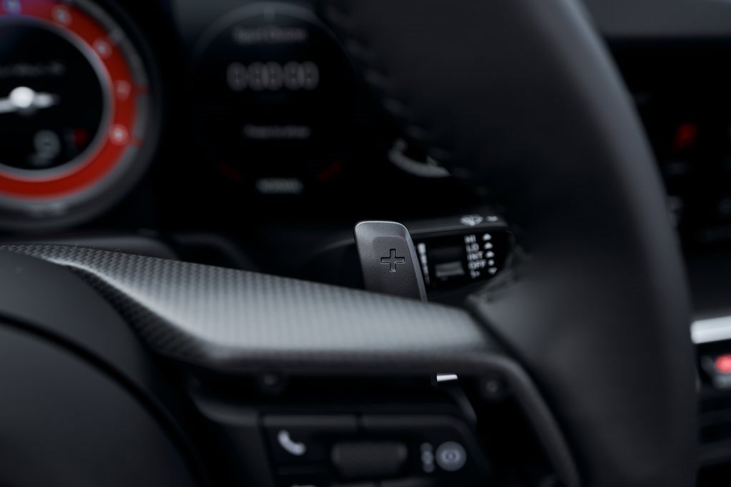 Used 2025 Porsche 911 Turbo S w/ 911 Turbo Sportdesign Package image 46