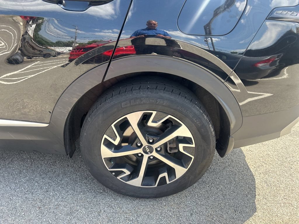 Certified 2023 Kia Sportage EX AWD/4WD image 7