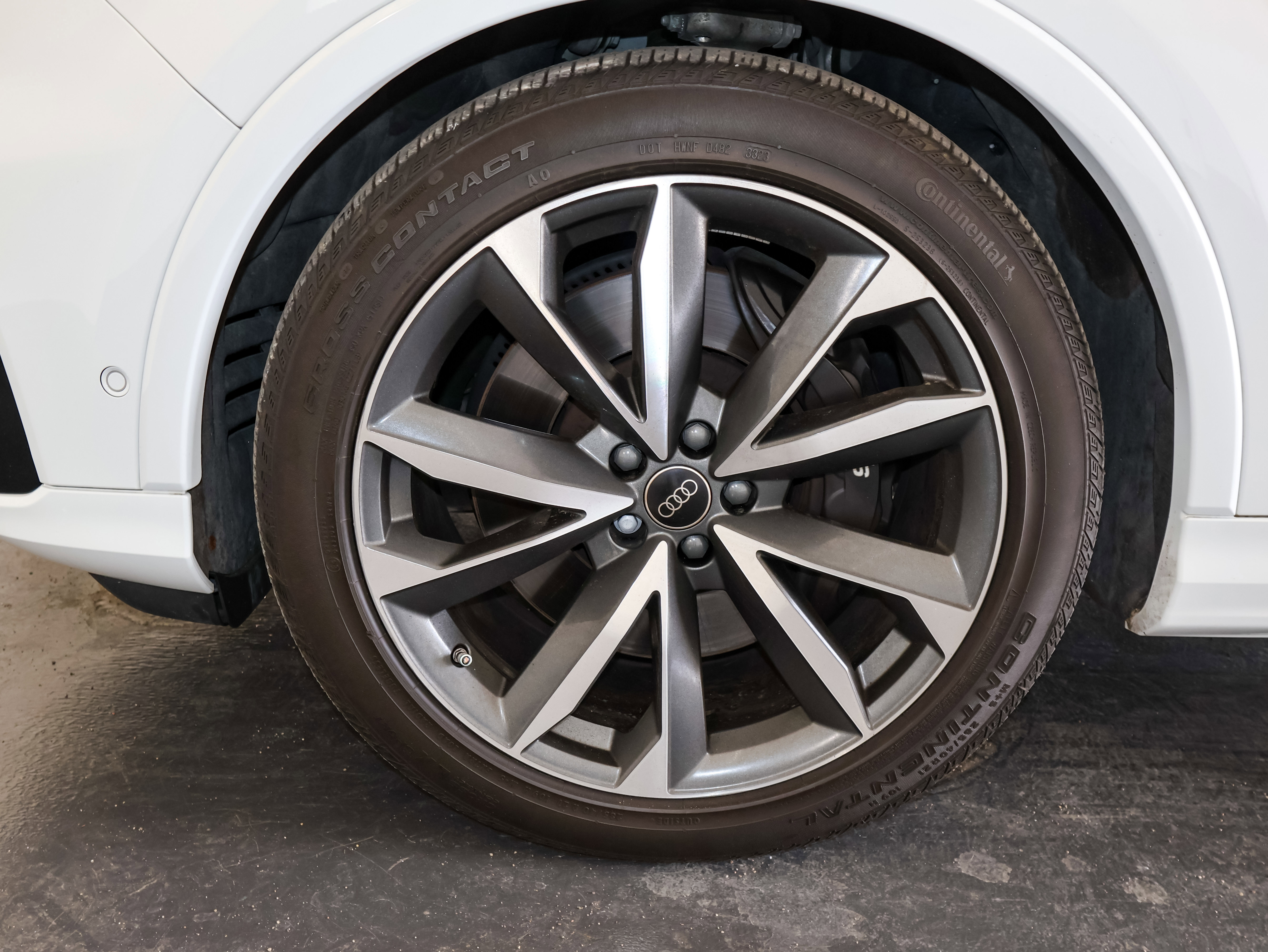 Used 2024 Audi SQ7 Premium Plus w/ Executive Package image 46