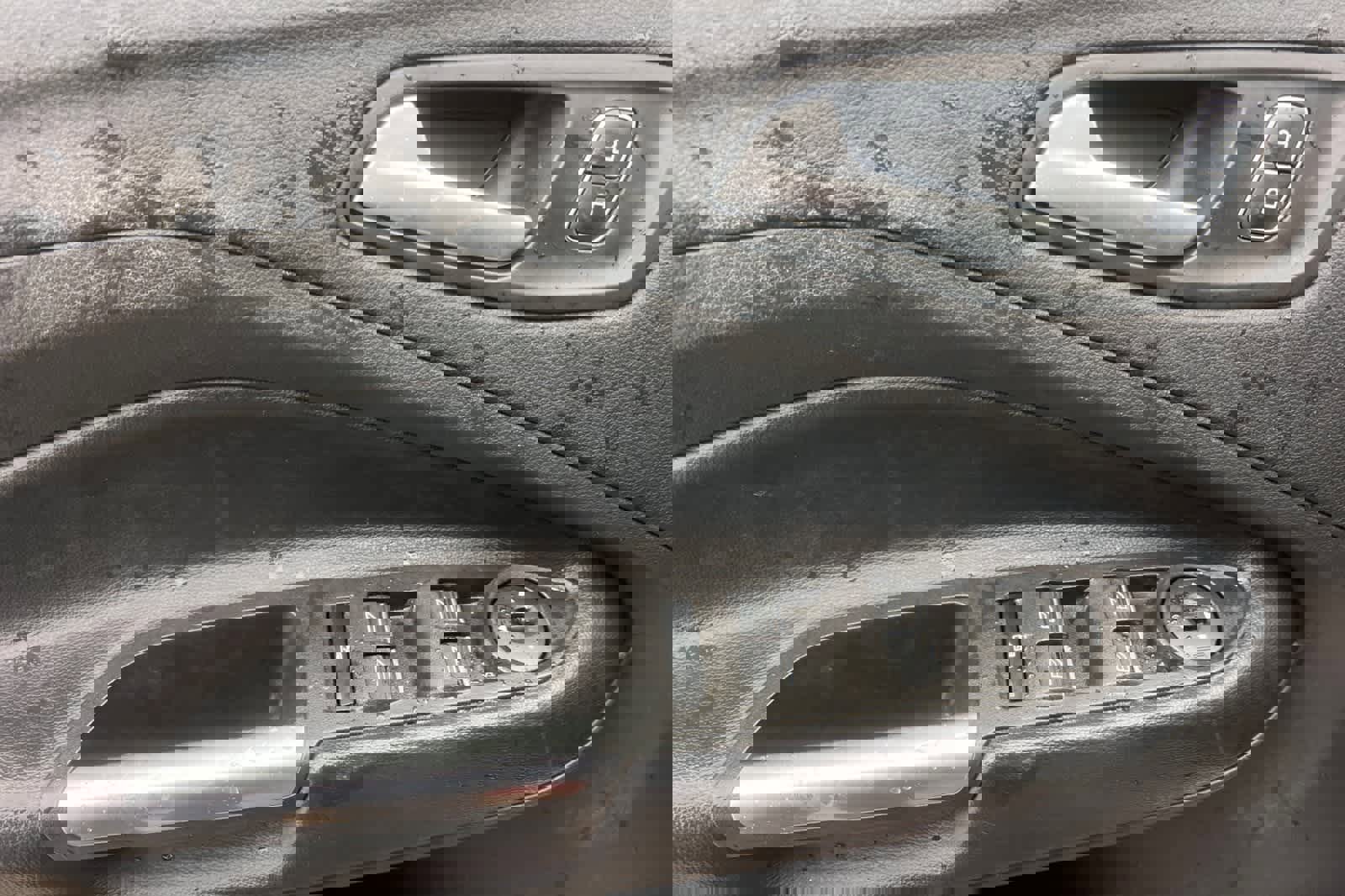 Used 2019 Ford Escape SEL image 13