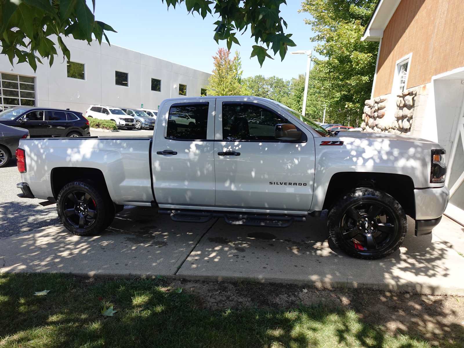 Used 2017 Chevrolet Silverado 1500 LT w/ Redline Edition AWD/4WD image 9