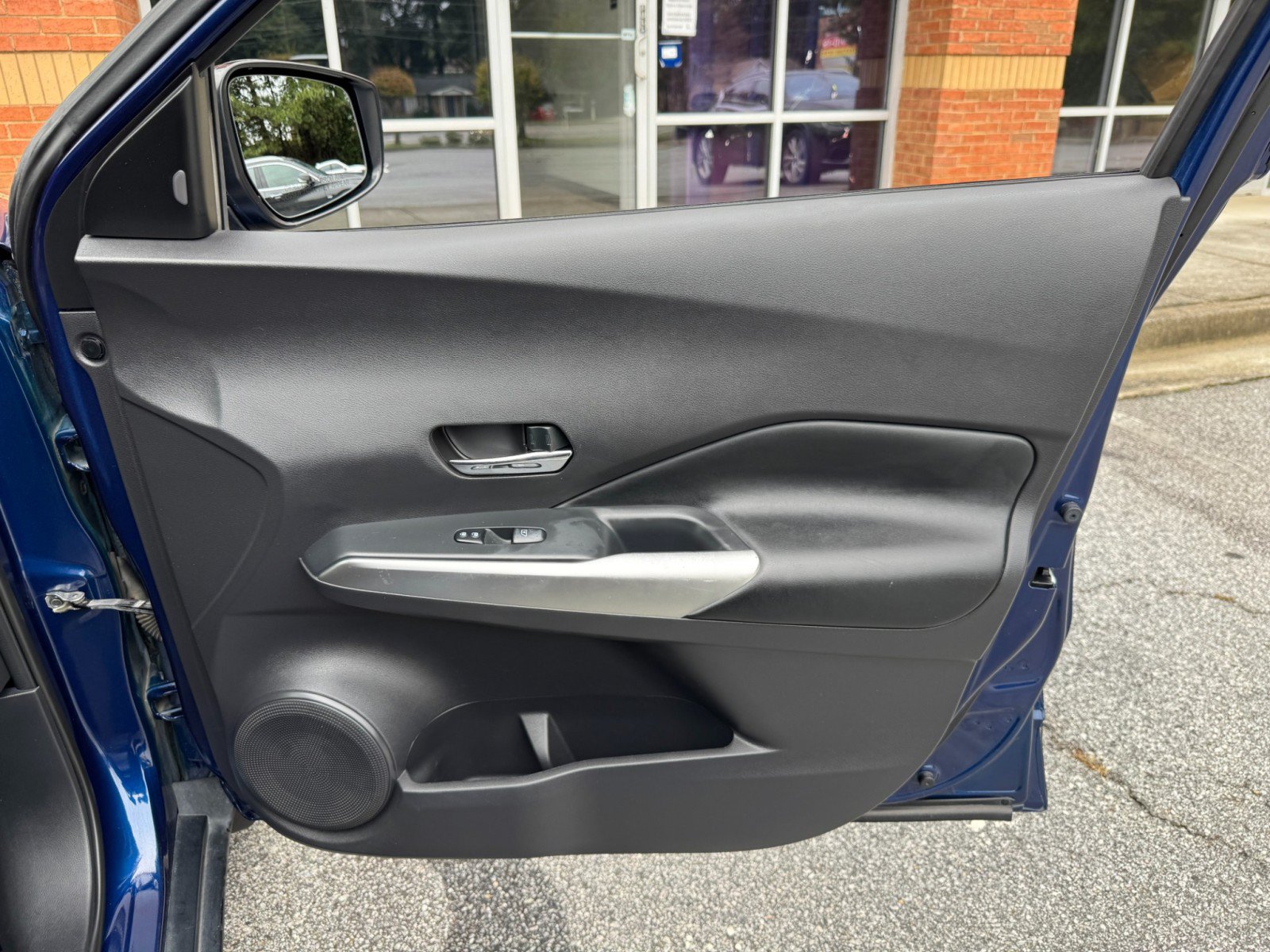 Used 2019 Nissan Kicks SR w/ SR Premium Package FWD image 36
