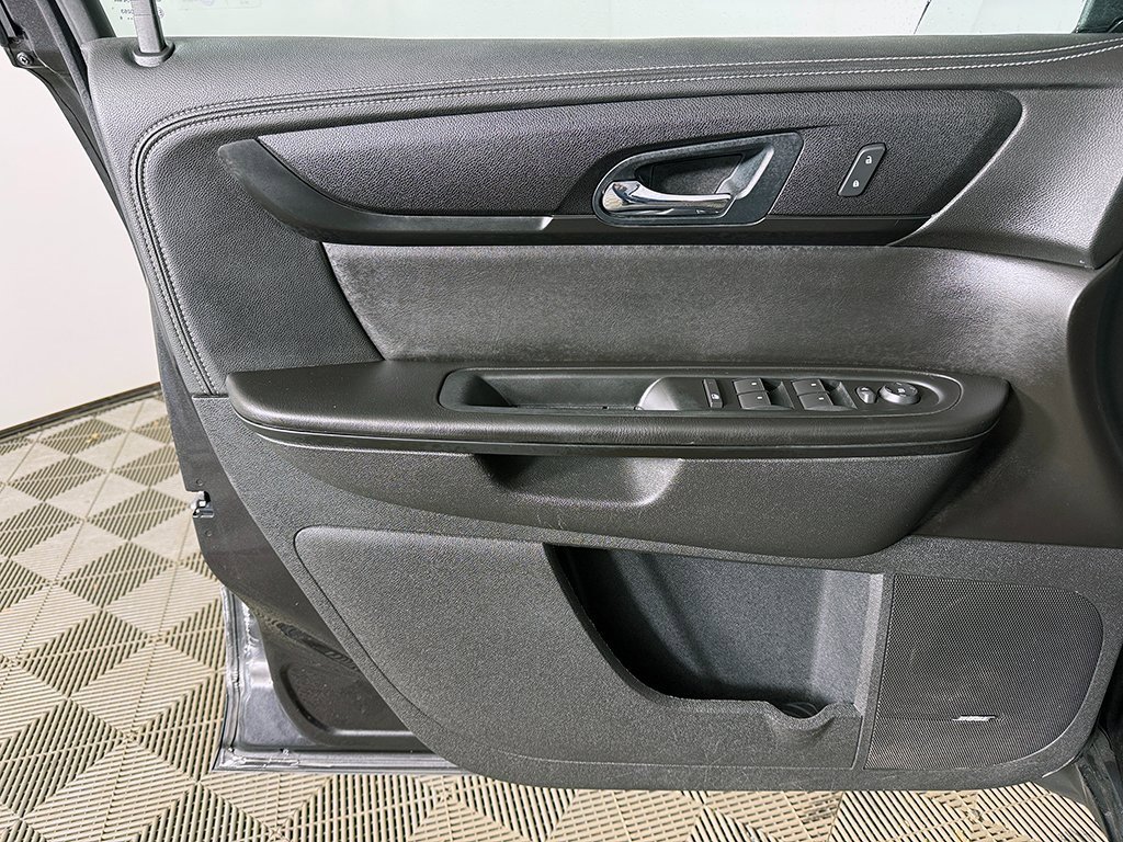 Used 2016 Chevrolet Traverse LT w/ Traveler's Package image 18