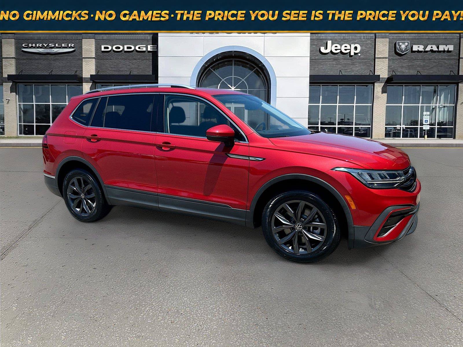 Used 2023 Volkswagen Tiguan SE w/ Panoramic Sunroof Package